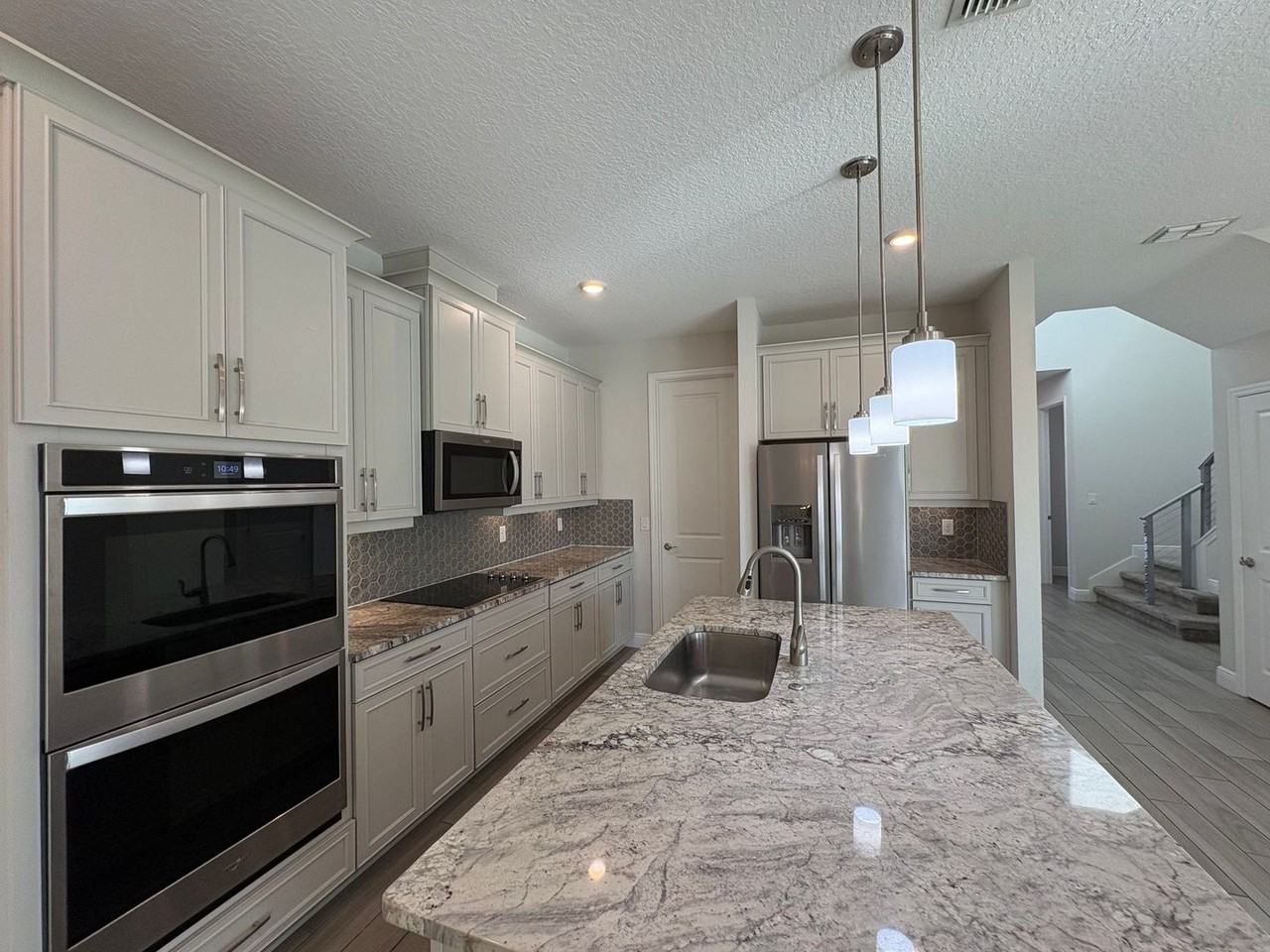 7133 Carrickbend Ln - Photo 4 of 26