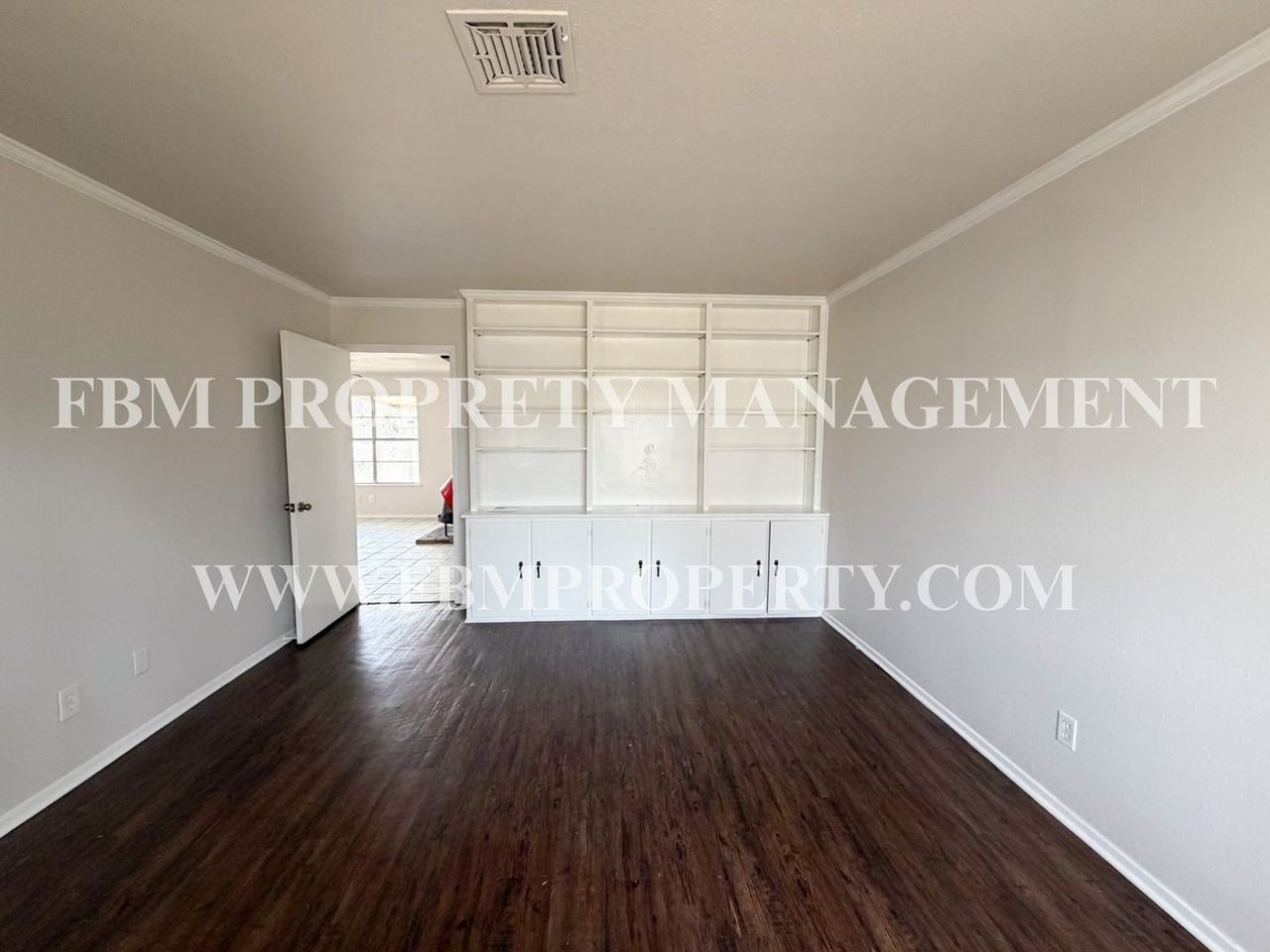 549 N 62nd St - Photo 4 of 22