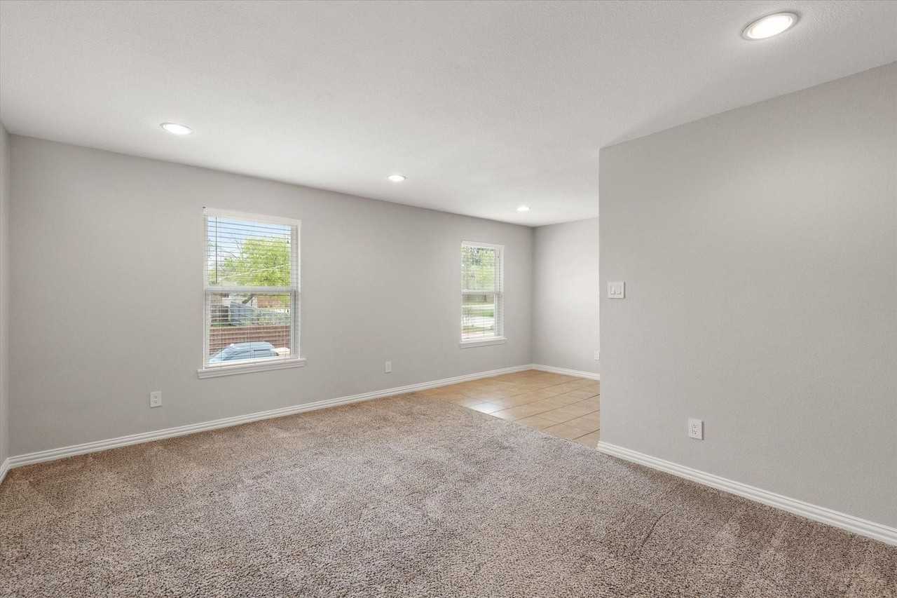 2016 Paisley Dr #B - Photo 5 of 11