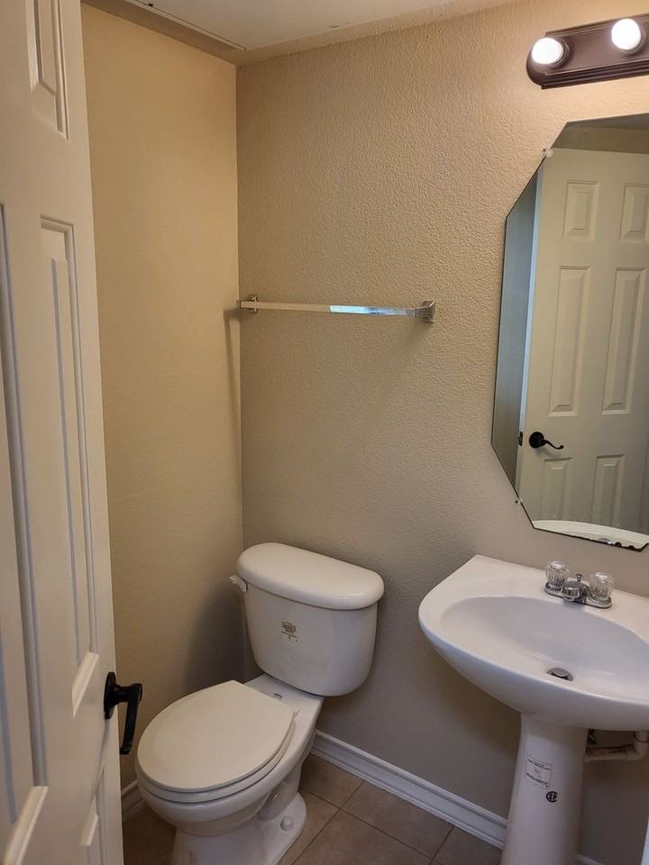 122 Nemo Ct - Photo 5 of 17