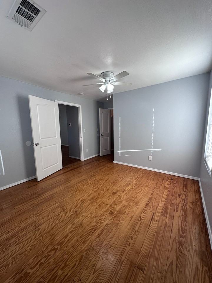 1101 7th Ave - Photo 5 of 18