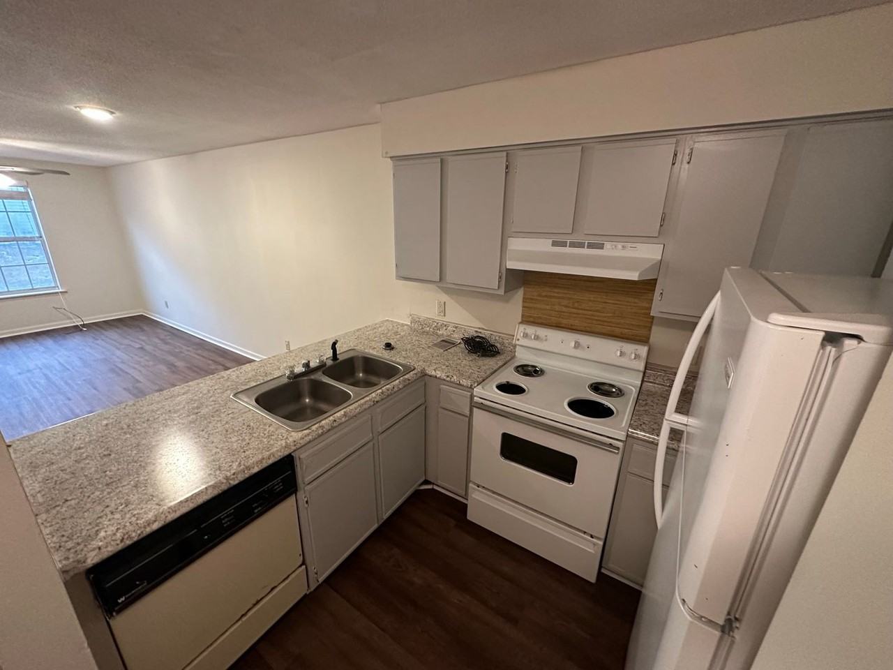 Eagle Ct - Photo 2 of 7