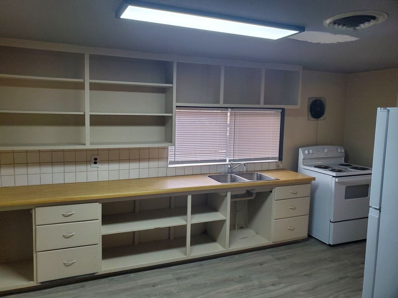 6508 E 6th Ave - Photo 6 of 17