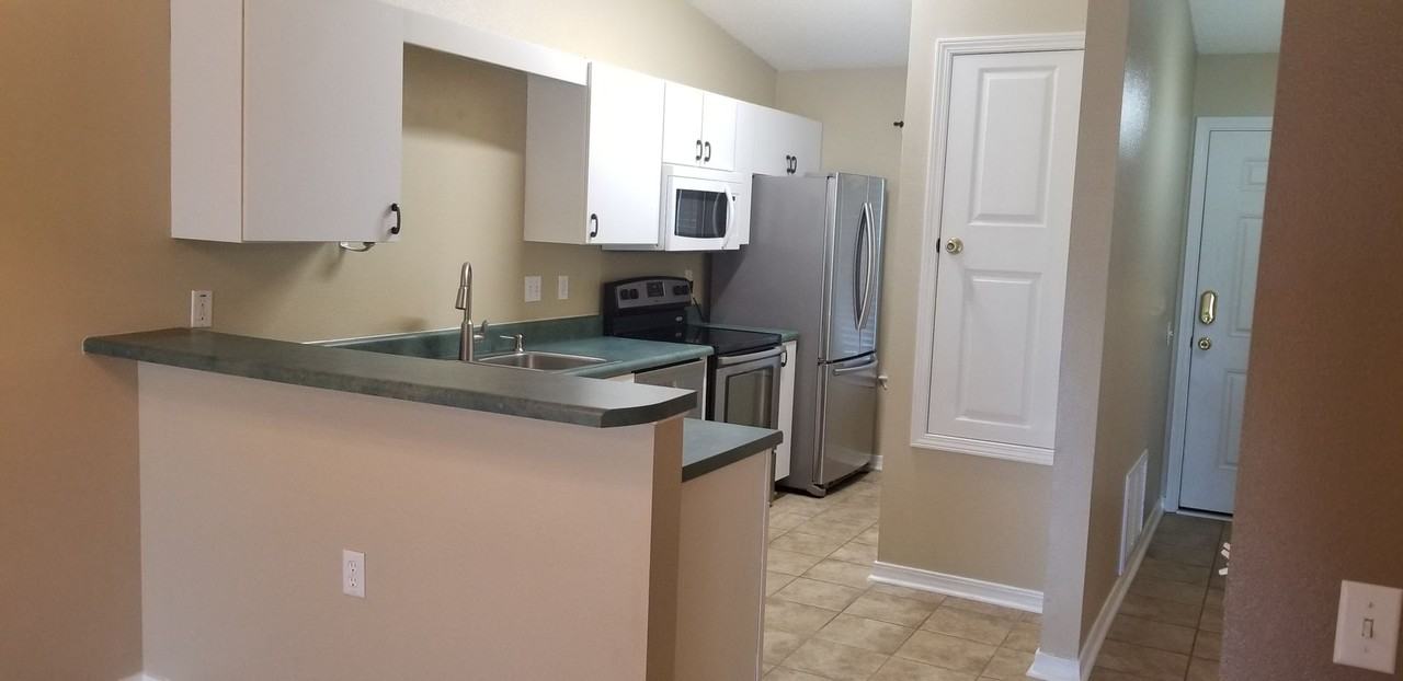 319 Loveland Cir - Photo 2 of 9