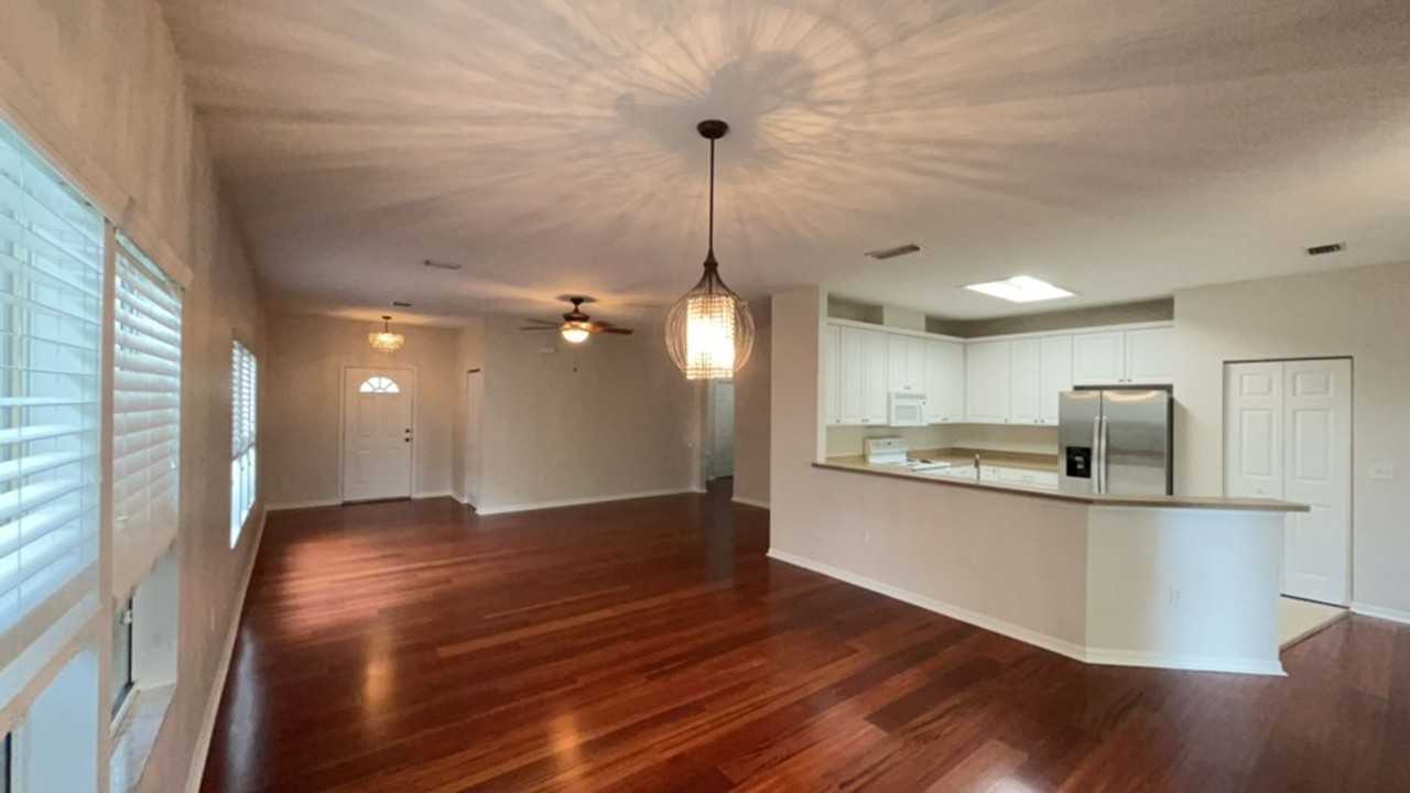 2081 Nw 101st St - Photo 3 of 19