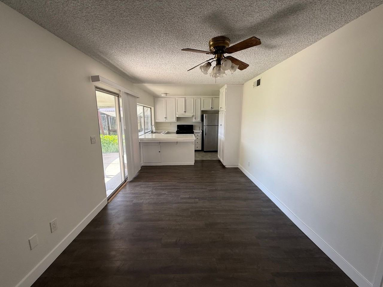 10047 Three Oaks Way - Photo 4 of 18