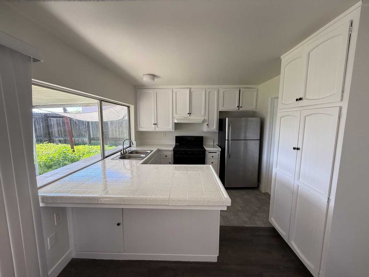 10047 Three Oaks Way - Photo 5 of 18