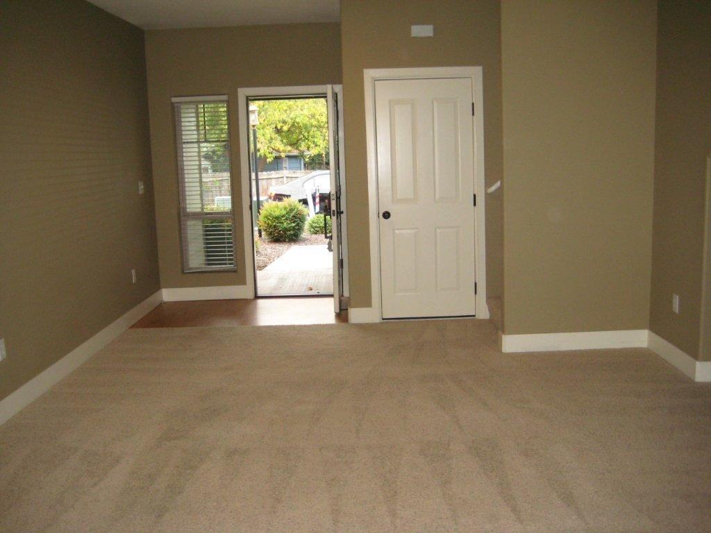 135 Casey Way - Photo 2 of 6