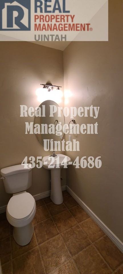 449 E Red Fox Ln - Photo 7 of 23