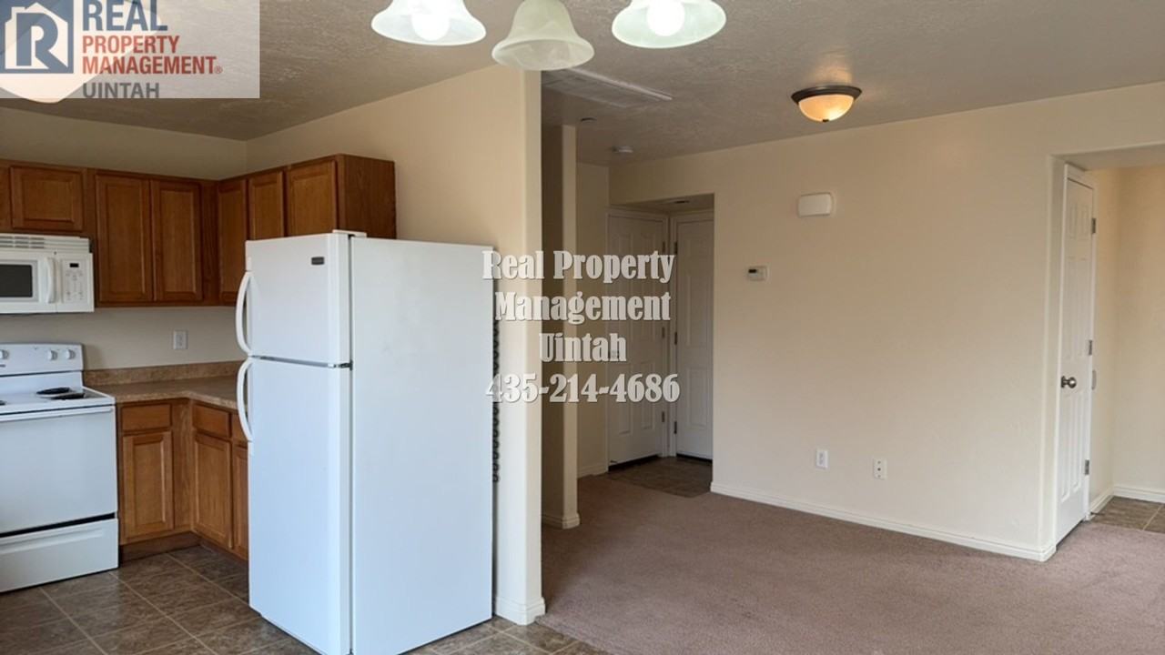1414 S 675 E - Photo 3 of 10