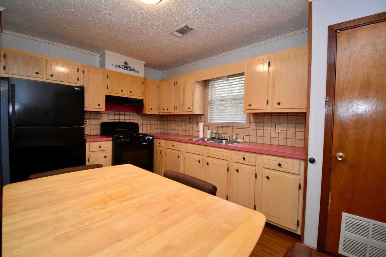 1418 Stewart St - Photo 7 of 21