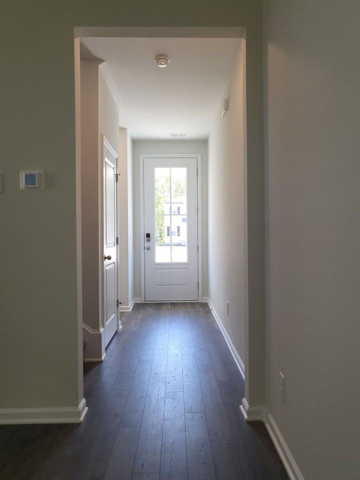 7 Coby Ln - Photo 4 of 29