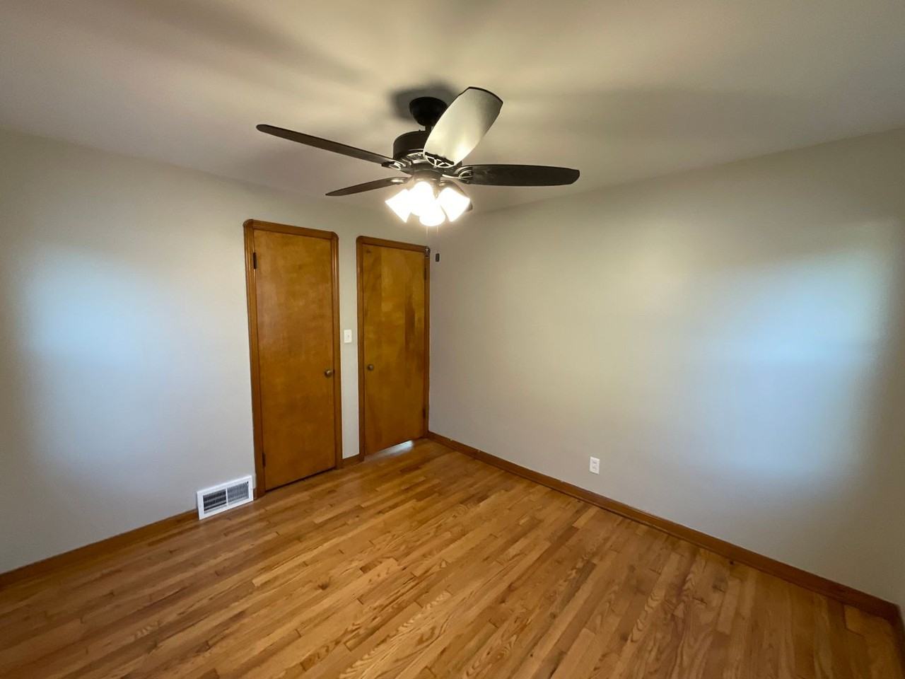 5418 Charles Ave - Photo 2 of 16