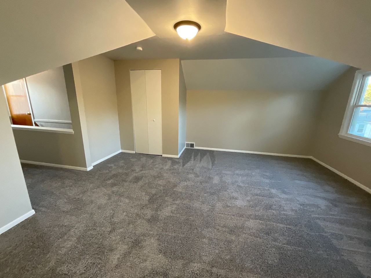 5418 Charles Ave - Photo 4 of 16