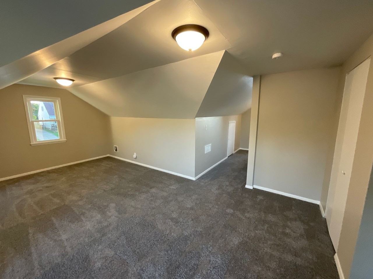 5418 Charles Ave - Photo 5 of 16