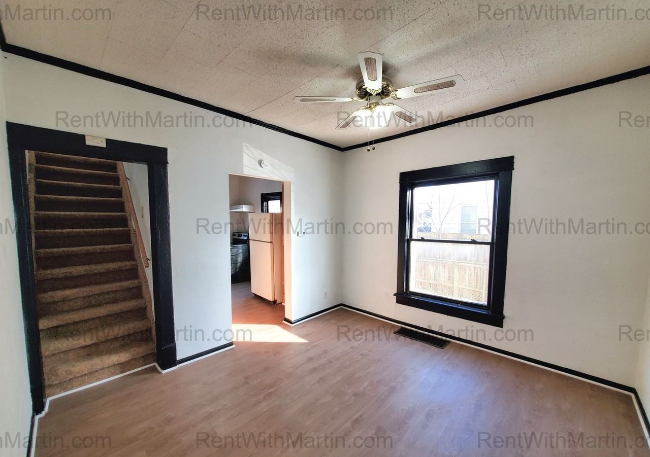 1020 Columbia St - Photo 4 of 17