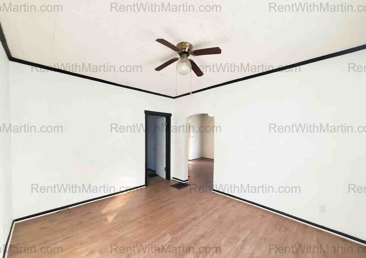 1020 Columbia St - Photo 5 of 17