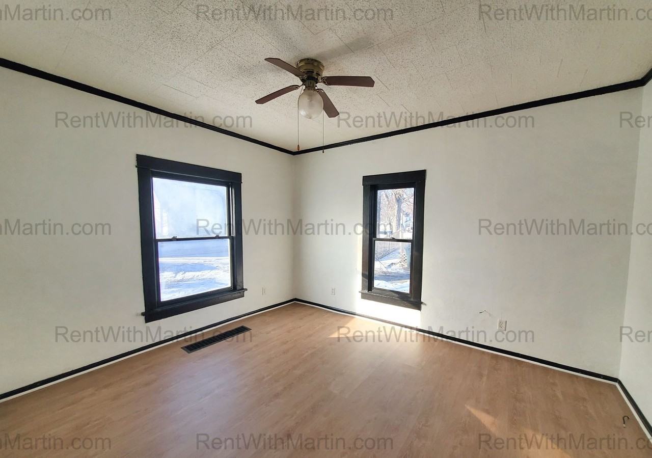 1020 Columbia St - Photo 6 of 17