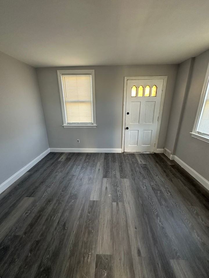 612 Macdade Blvd - Photo 2 of 7