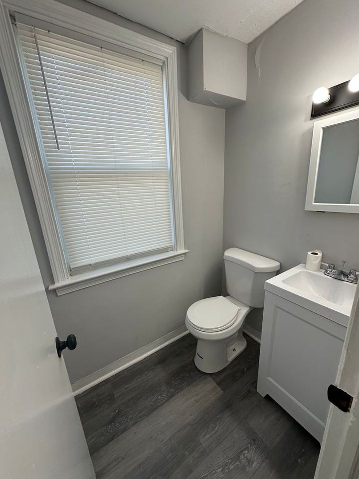 612 Macdade Blvd - Photo 3 of 7