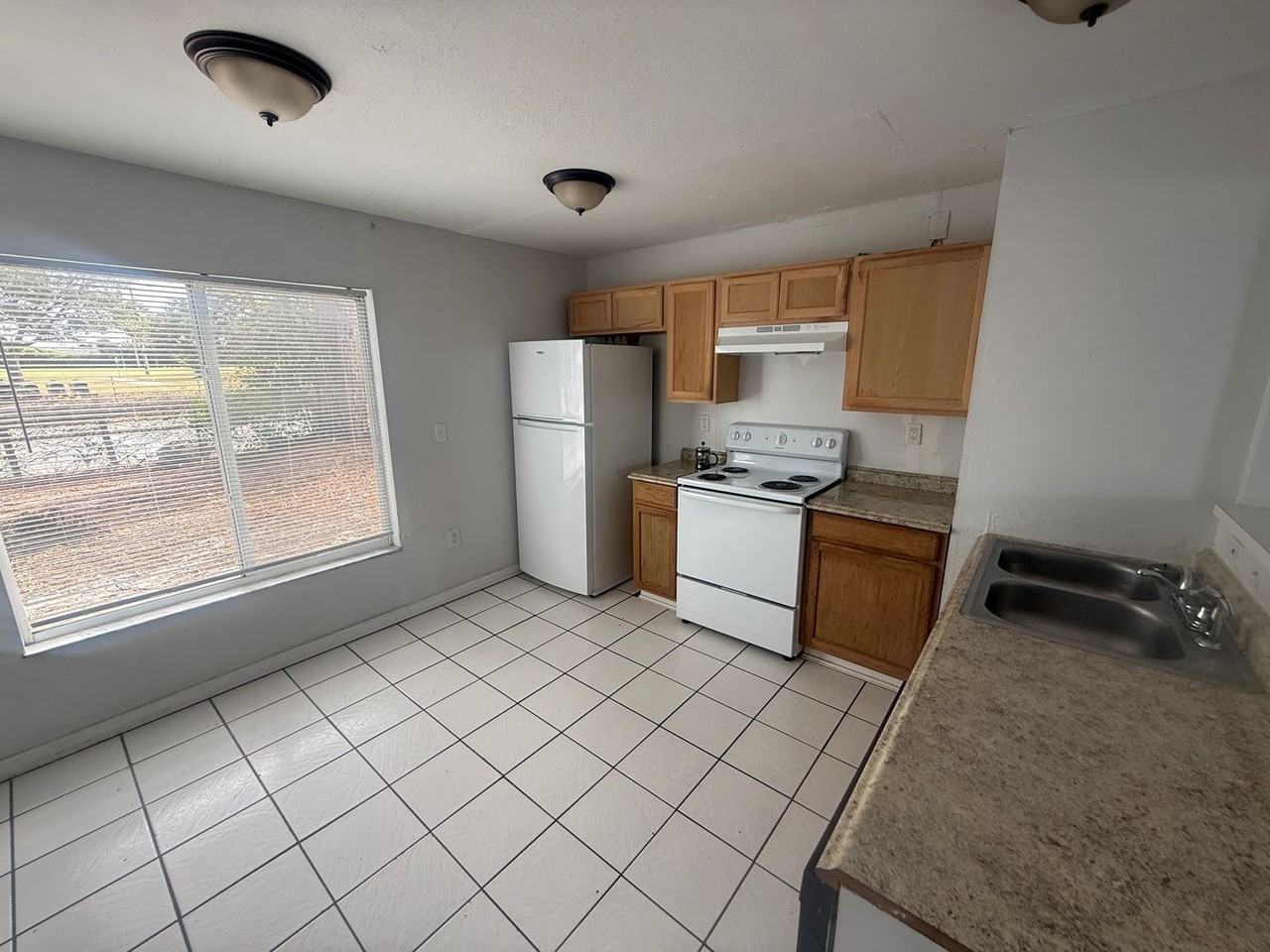 1527 Schoolhouse St #A1 - Photo 3 of 15