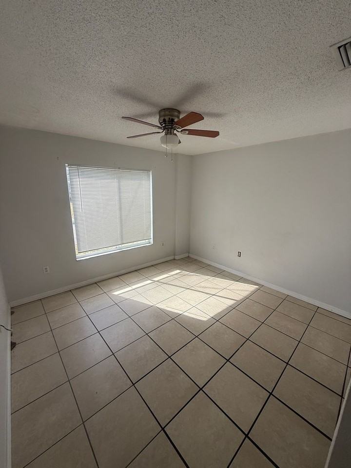 1527 Schoolhouse St #A1 - Photo 7 of 15