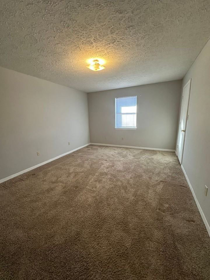 1053 Kendrick Creek Rd - Photo 2 of 13