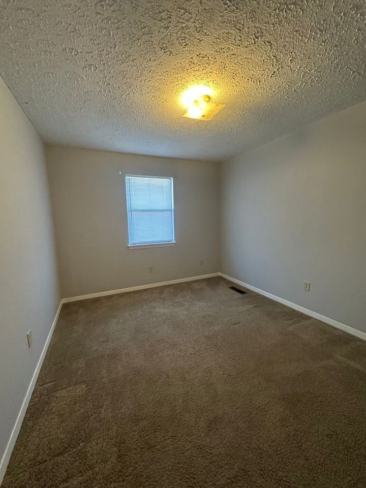 1053 Kendrick Creek Rd - Photo 4 of 13