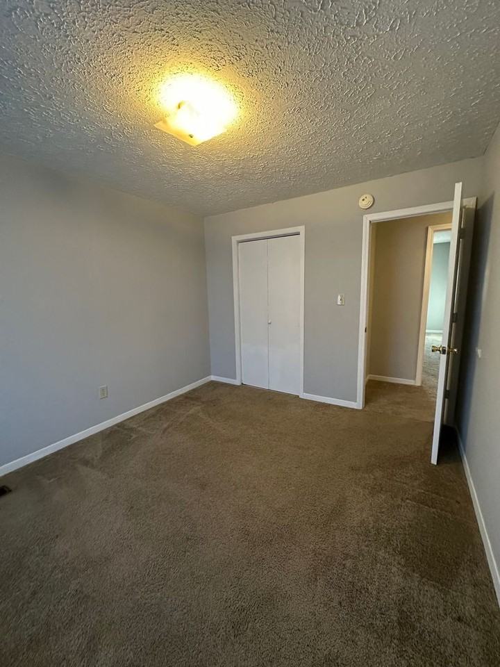 1053 Kendrick Creek Rd - Photo 5 of 13