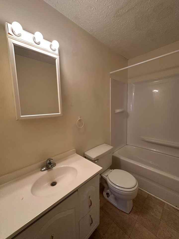 1053 Kendrick Creek Rd - Photo 6 of 13