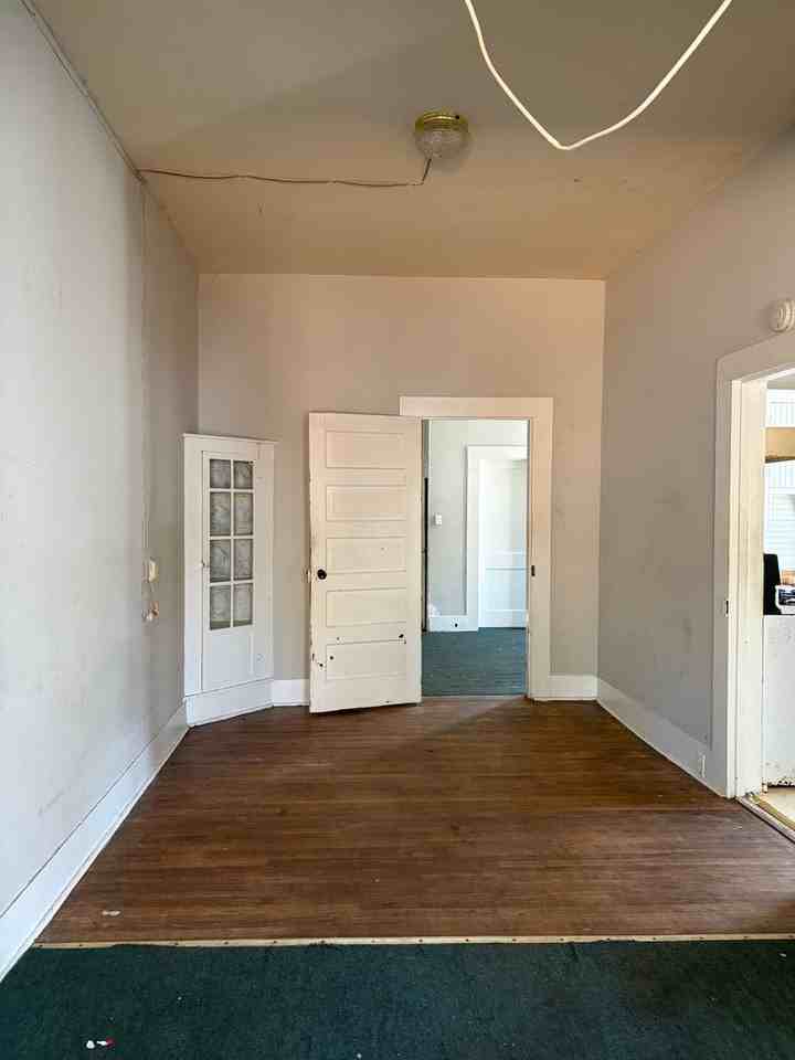 1802B Marye St - Photo 2 of 8