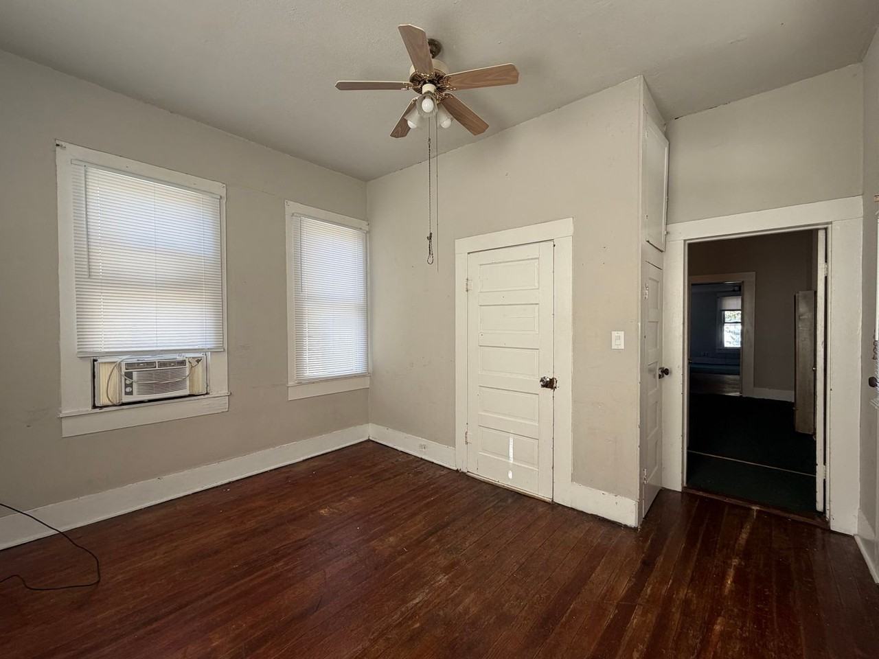 1802B Marye St - Photo 4 of 8