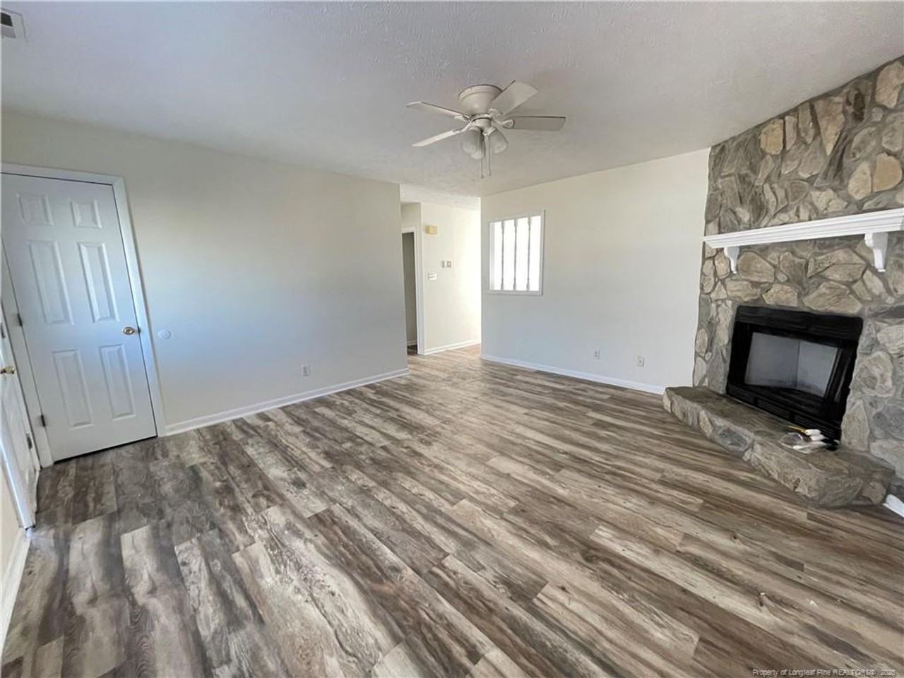 7895 Burwell Dr - Photo 4 of 10