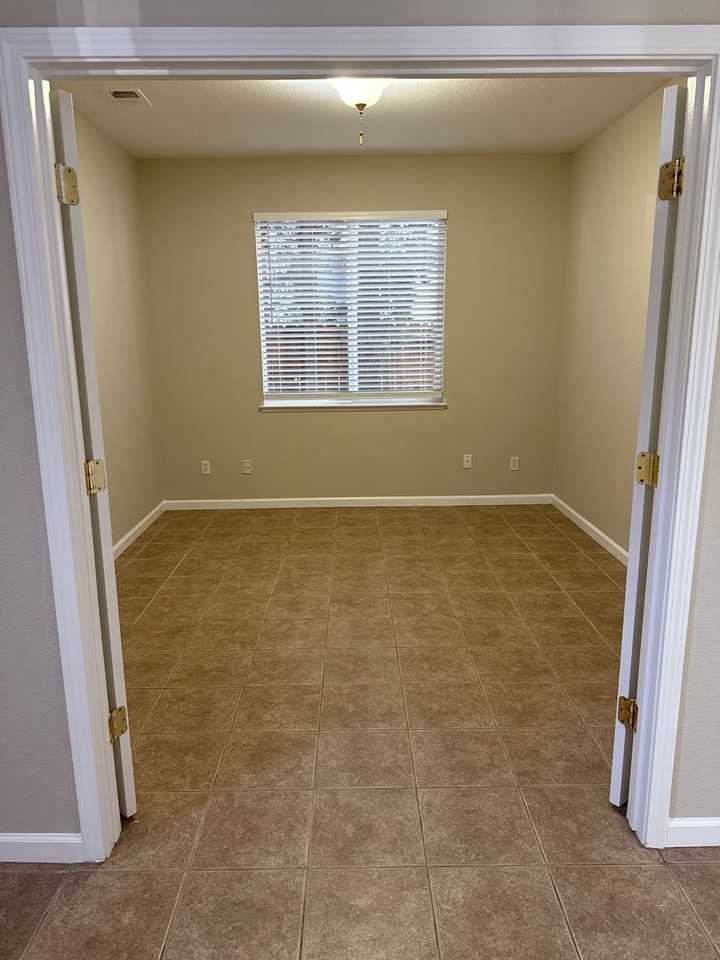 4262 Glenhaven Dr - Photo 4 of 21