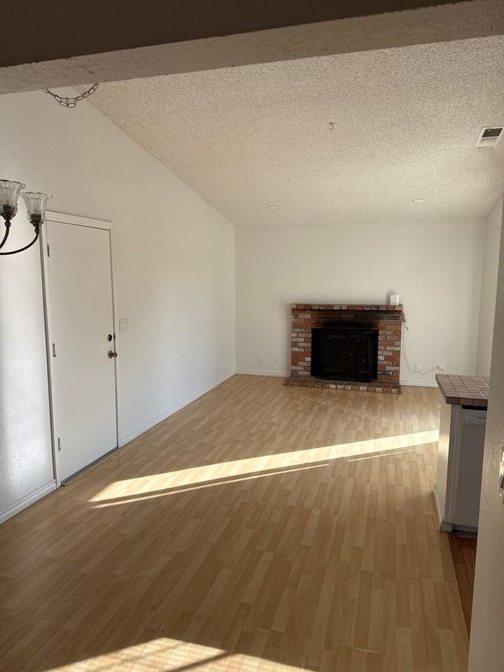 512 Yosemite Dr - Photo 6 of 12