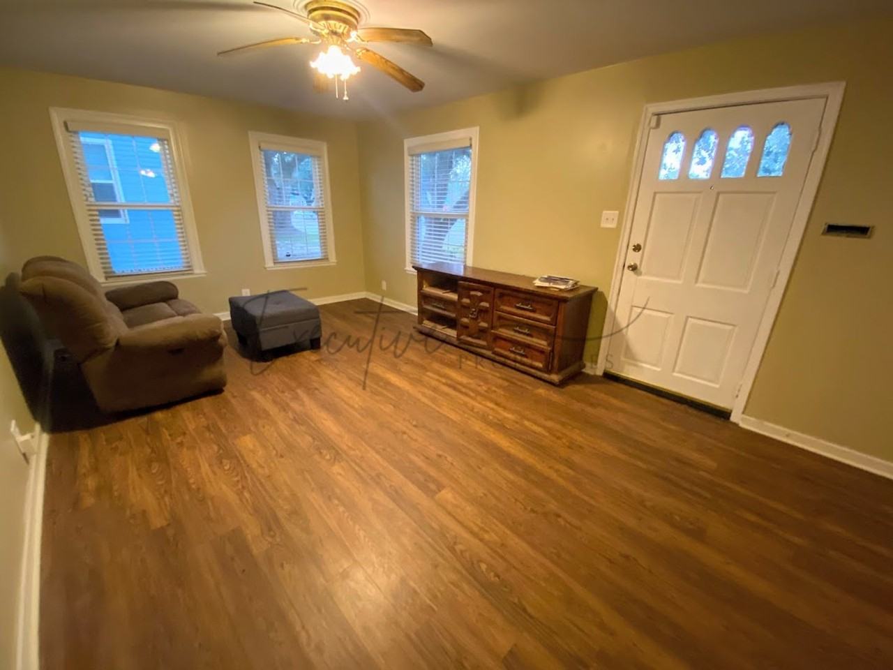 1804 7th St - Photo 3 of 21