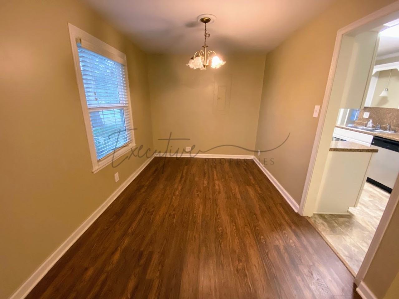 1804 7th St - Photo 5 of 21