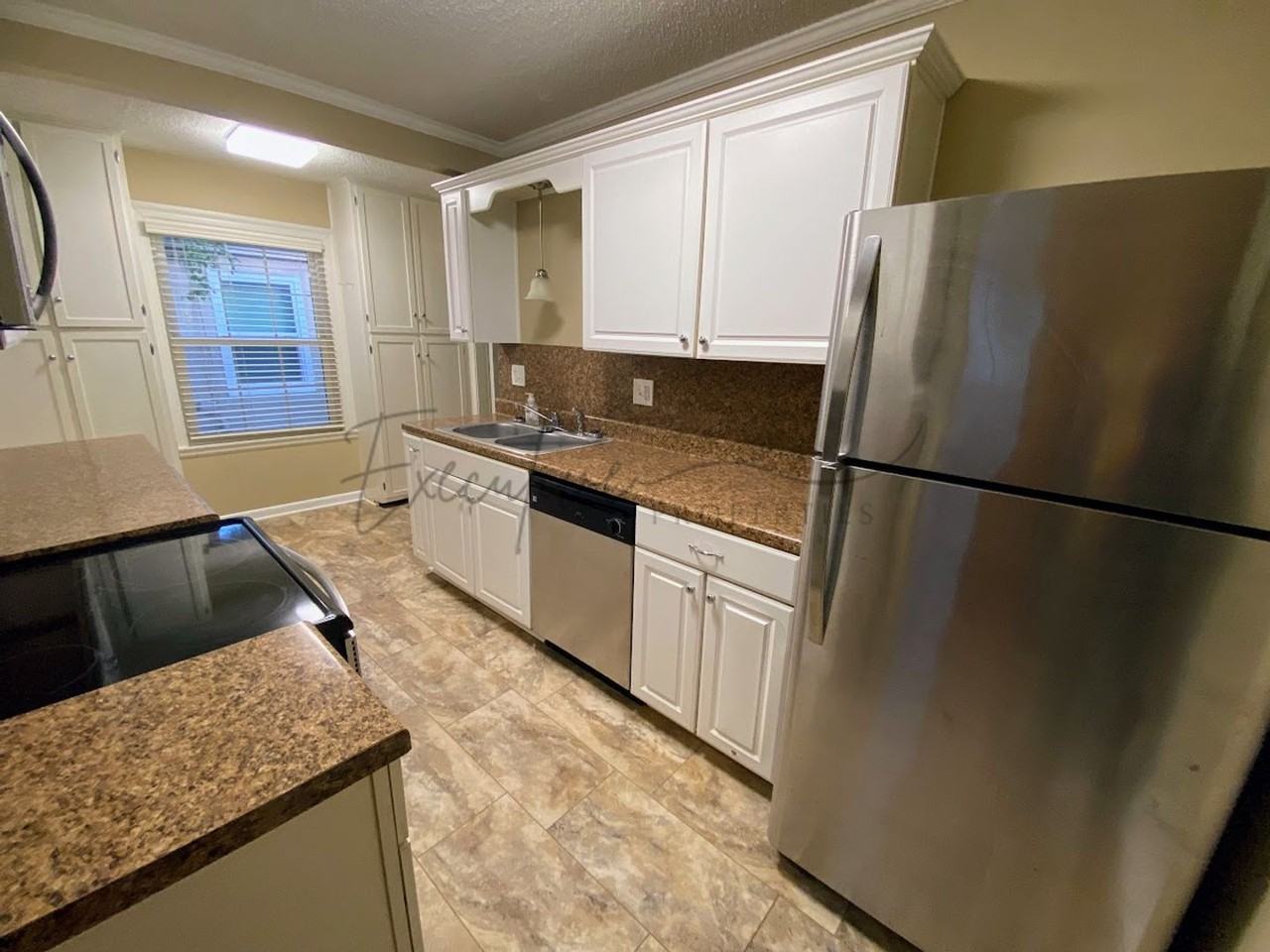 1804 7th St - Photo 6 of 21