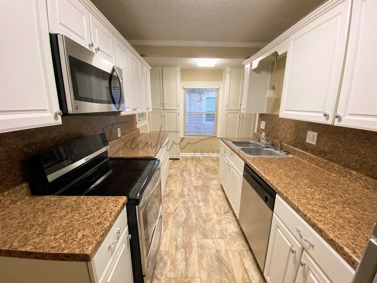 1804 7th St - Photo 7 of 21