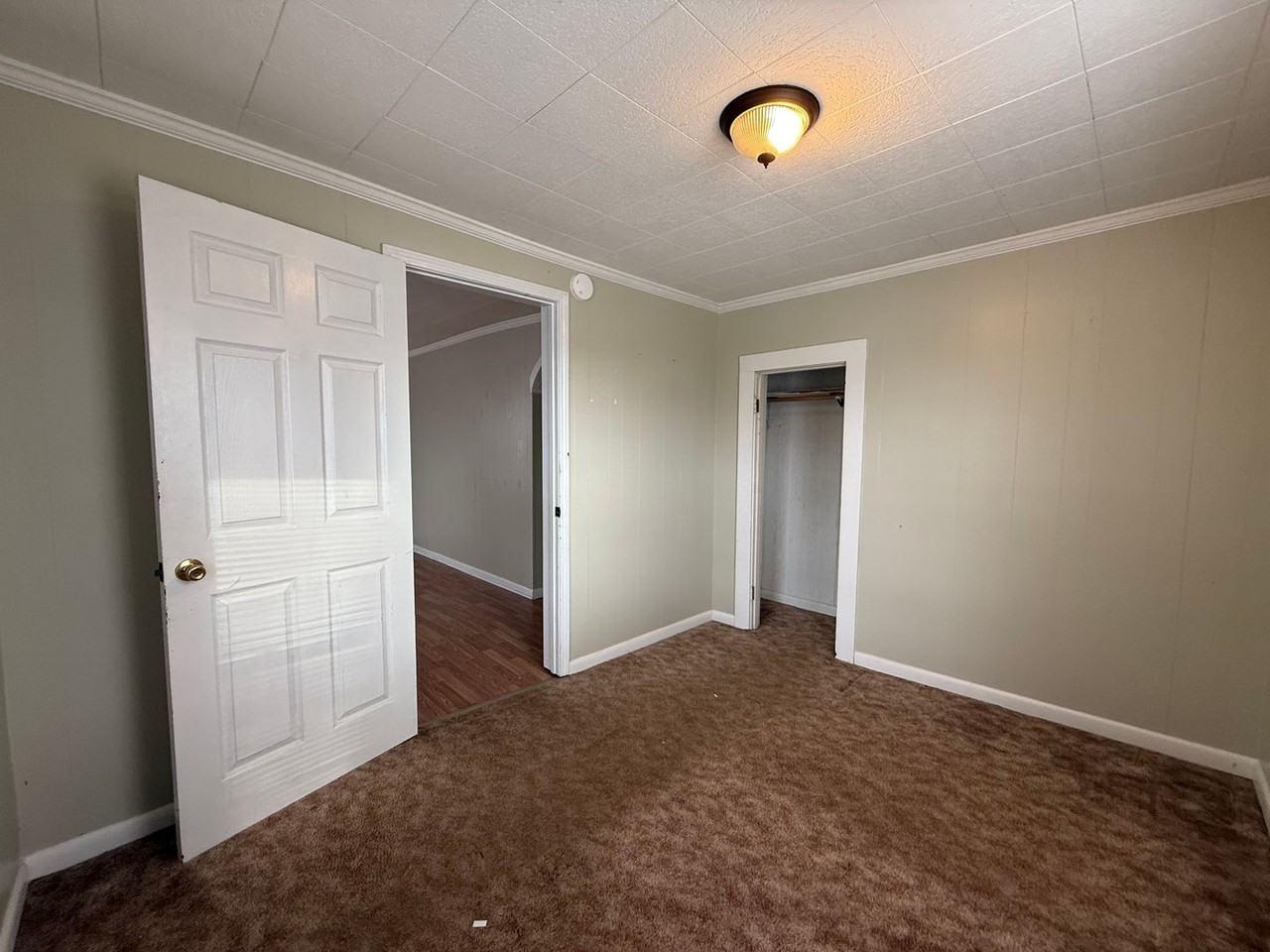 315 Park St - Photo 7 of 22