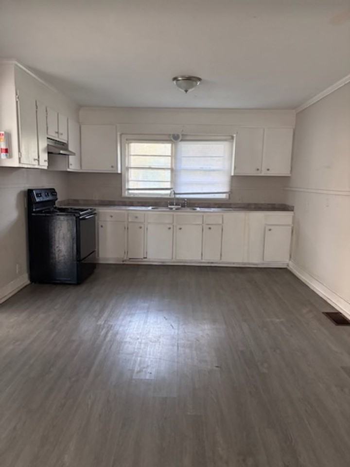 3230 Rosemary Ave - Photo 4 of 12