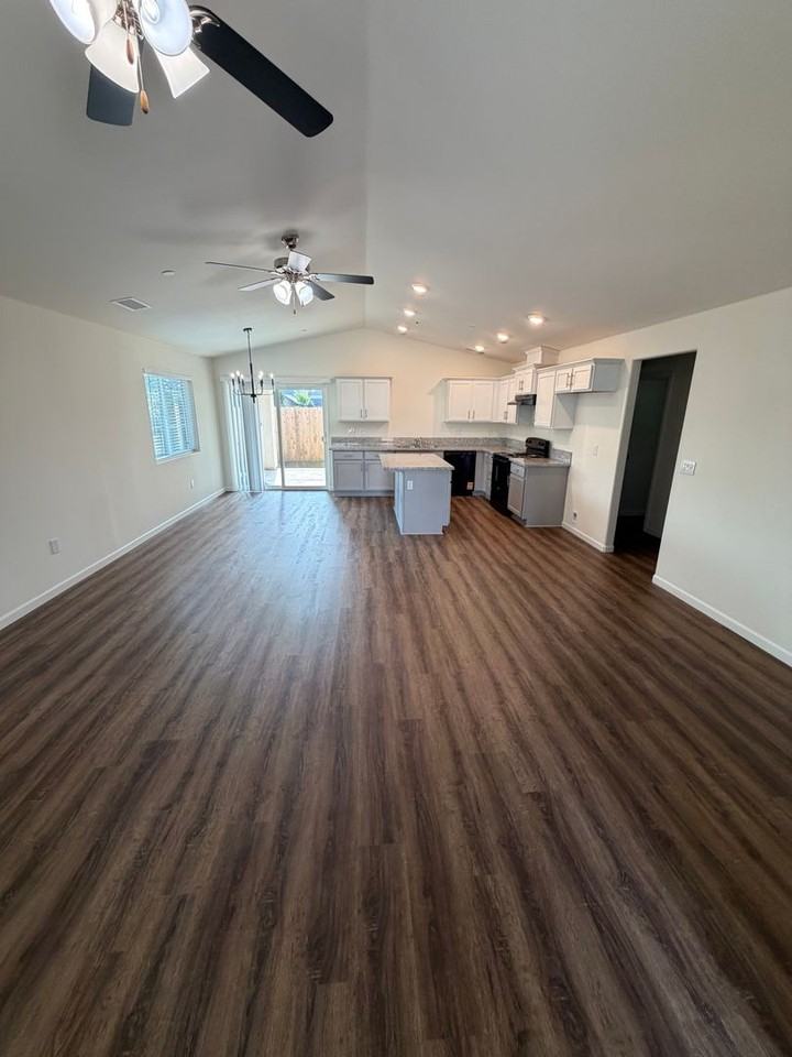 2434 W Park Dr - Photo 2 of 14