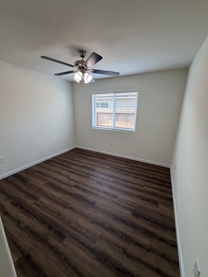 2434 W Park Dr - Photo 5 of 14