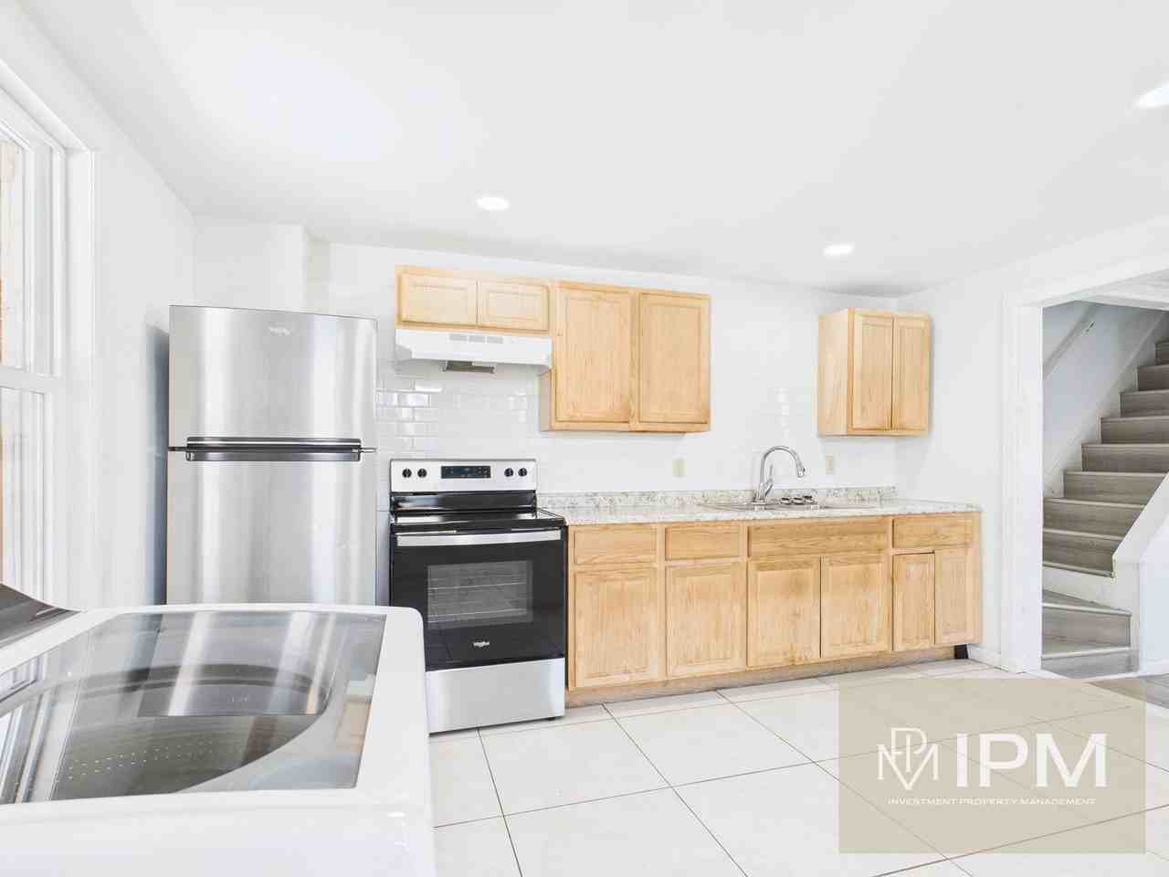 532 Ridge St - Photo 4 of 18