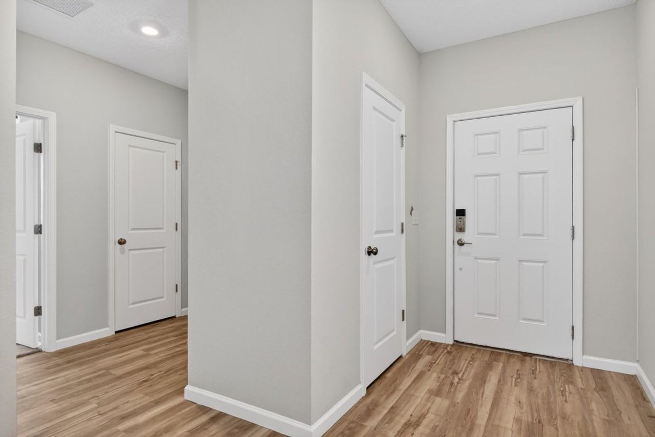 14790 Cashew Ave - Photo 4 of 33