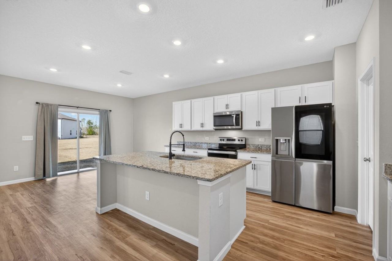 14790 Cashew Ave - Photo 7 of 33