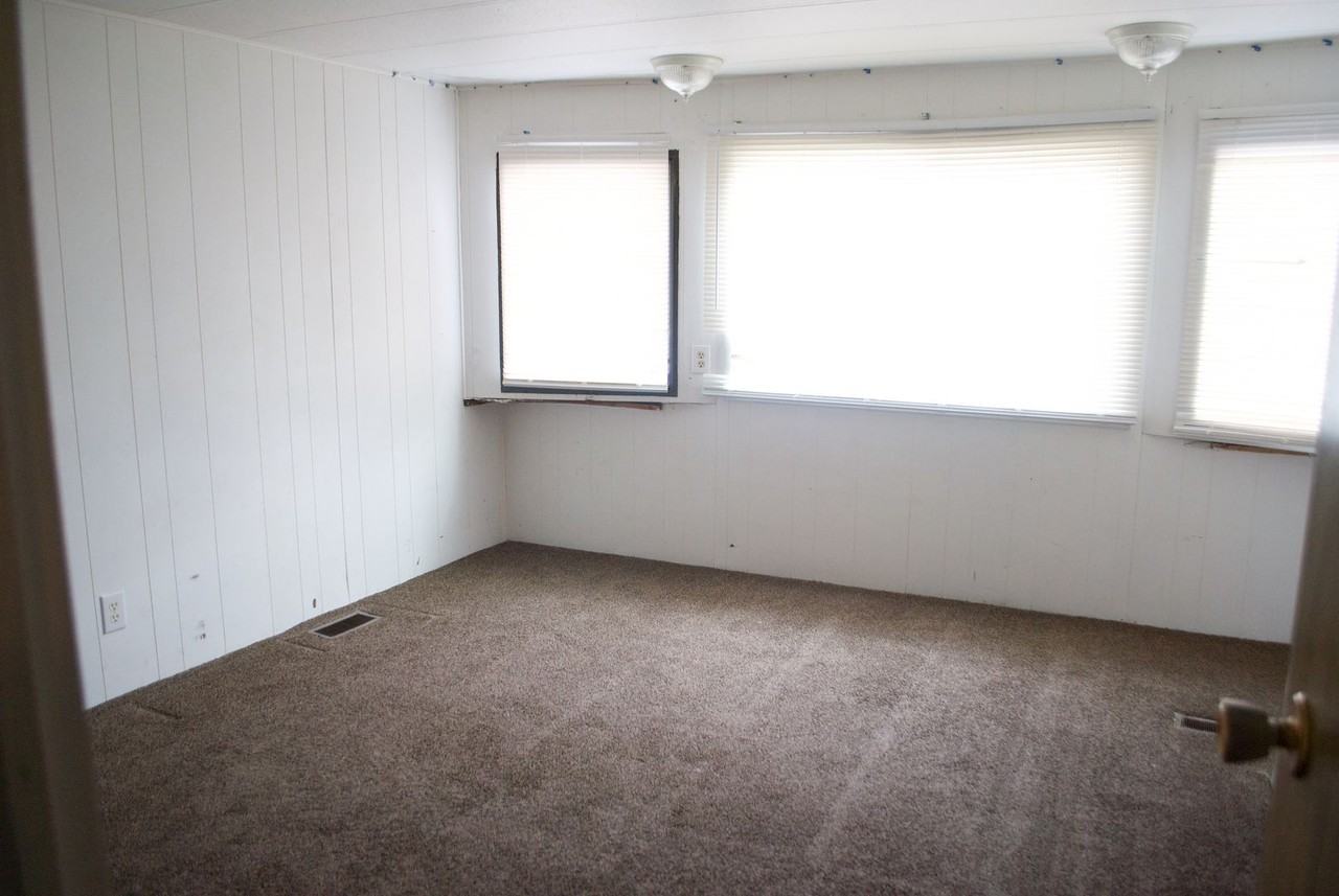 305 N Adam Dr - Photo 5 of 7