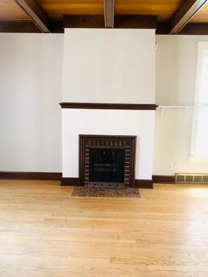 410 S 40th St - Photo 2 of 12