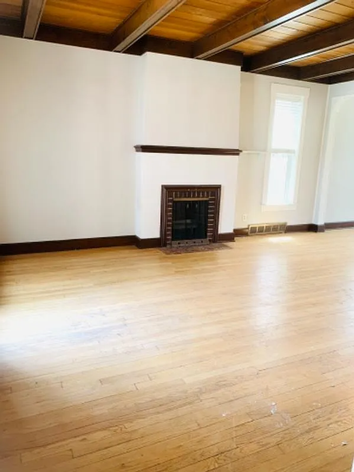 410 S 40th St - Photo 3 of 12