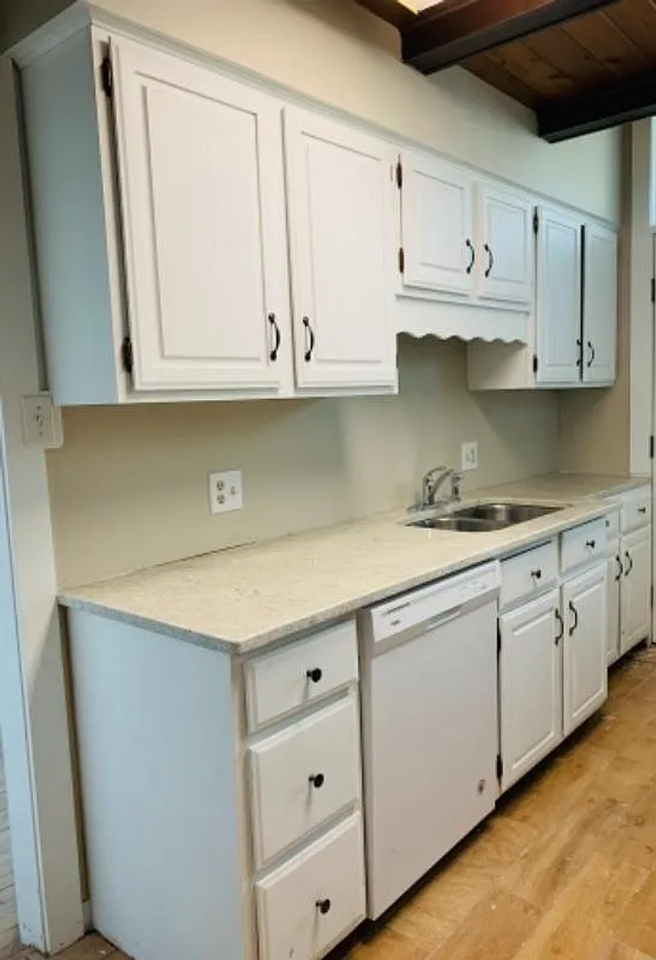 410 S 40th St - Photo 5 of 12